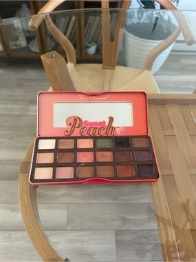 Too Faced Sweet Peach Eyeshadow Palette - Peach, Pink, Brown, Gold